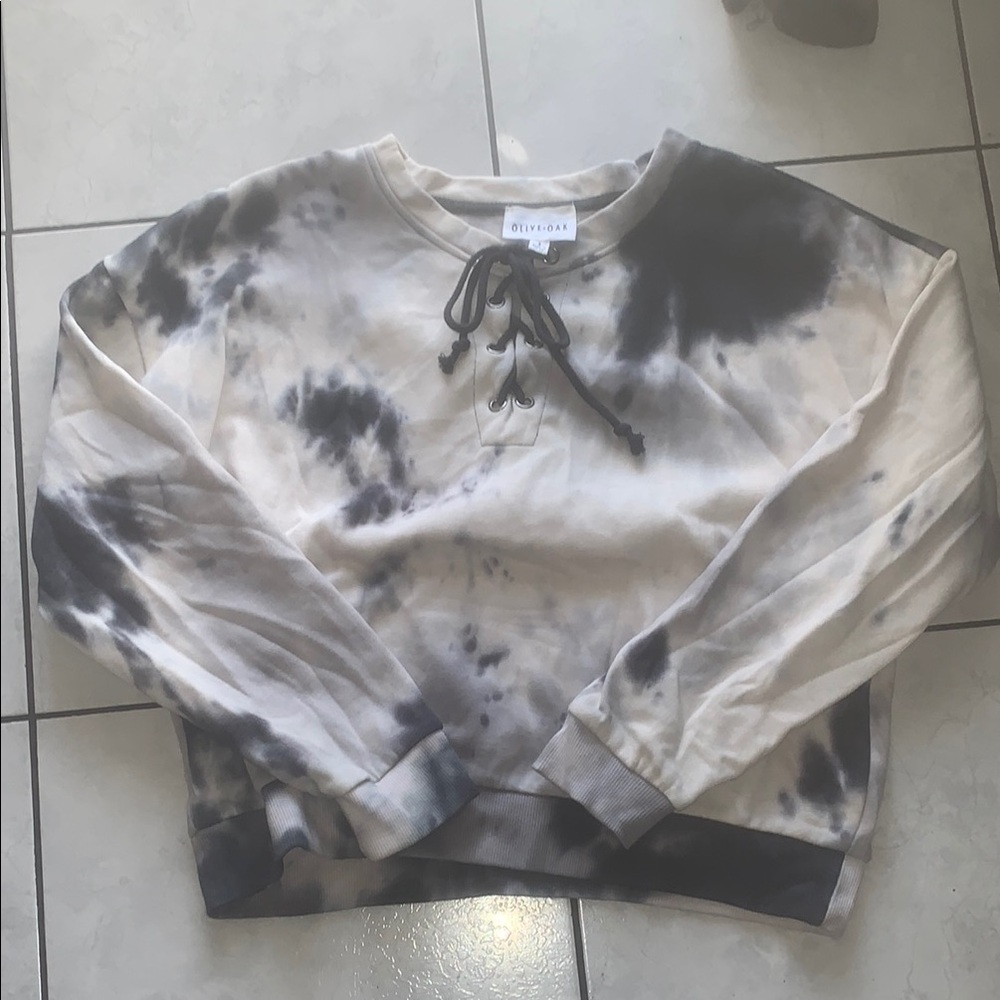 Olive & Oak Gray Tye-Dye Lace-Up Top